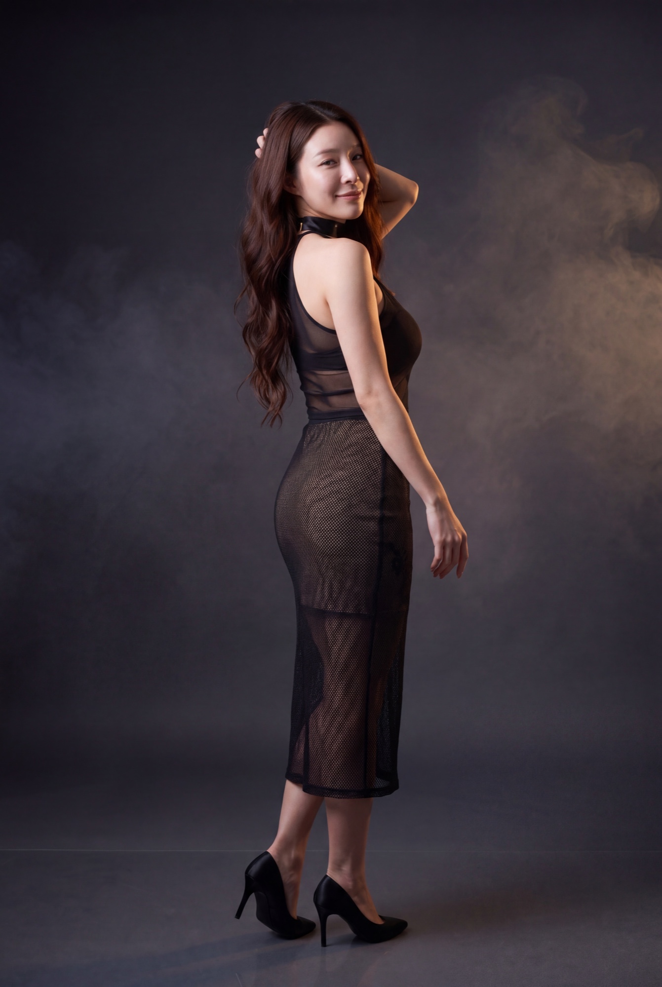 over-shoulder-closing